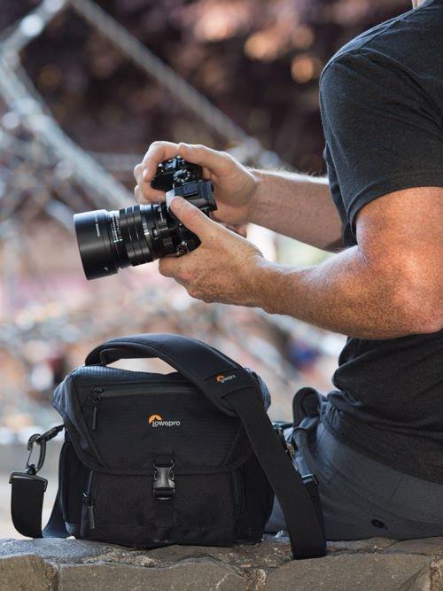 תיק כתף לצילום LOWEPRO