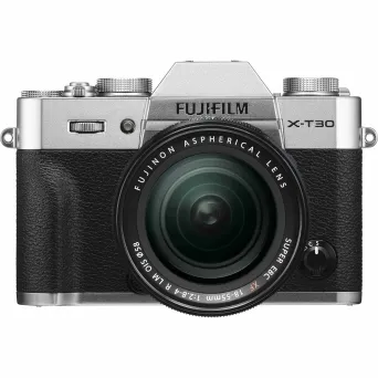 מצלמה דיגיטלית ללא מראה עם עדשה 18-55 מ"מ FUJIFILM X-T30 (כסופה)