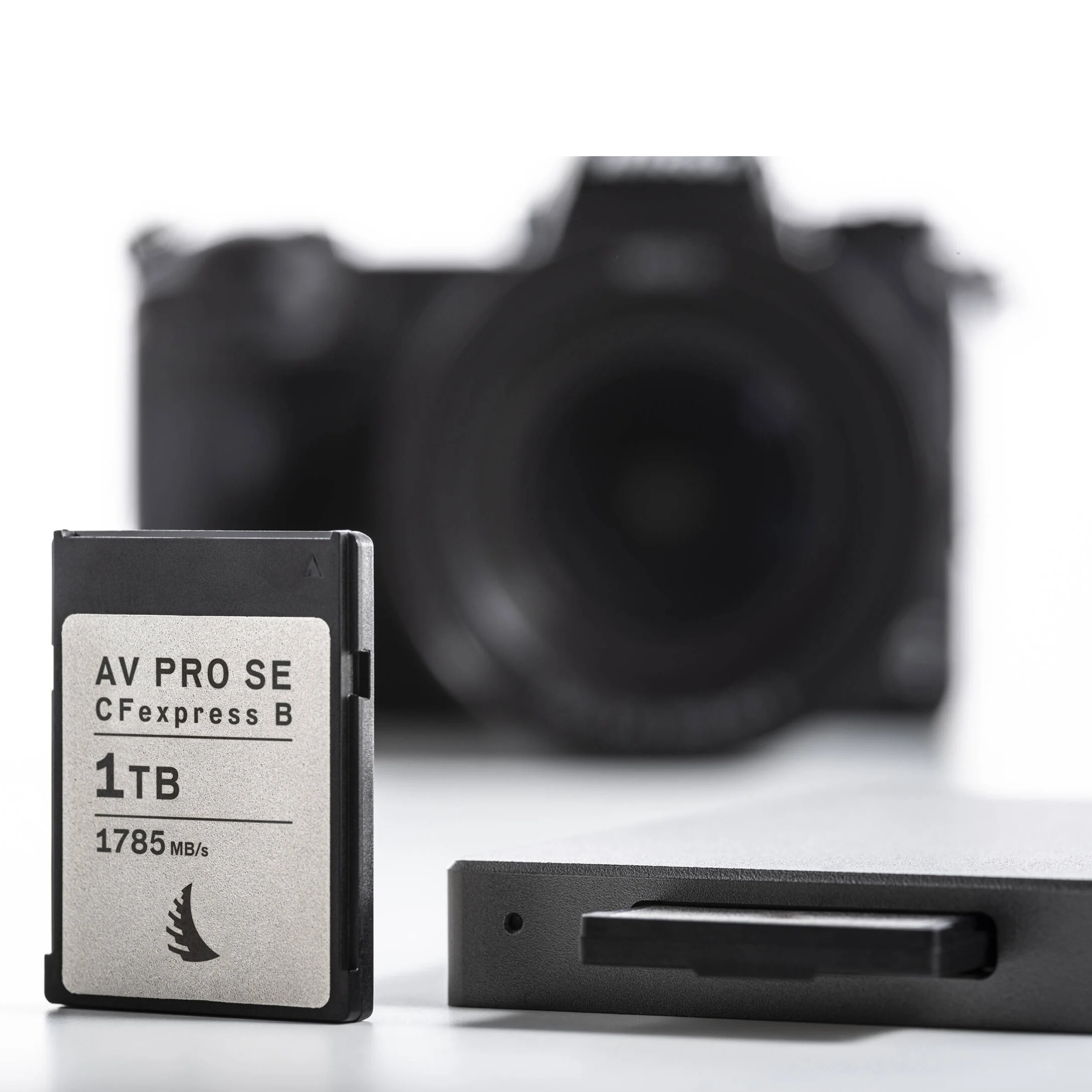 כרטיס זיכרון Angelbird AV PRO CFexpress B SE 1 TB