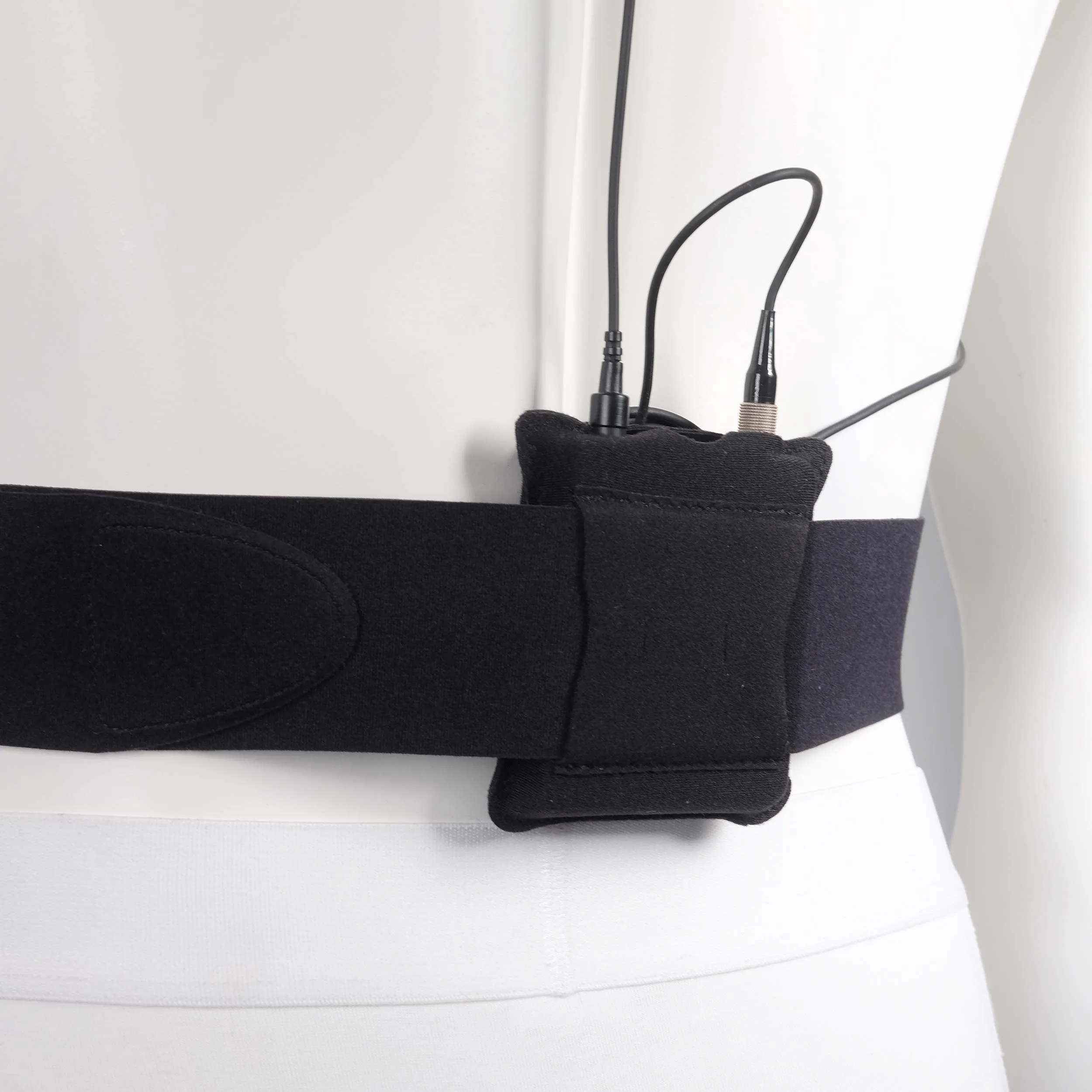 חגורה גדולה לפאוץ', צבע שחור Ursa Straps