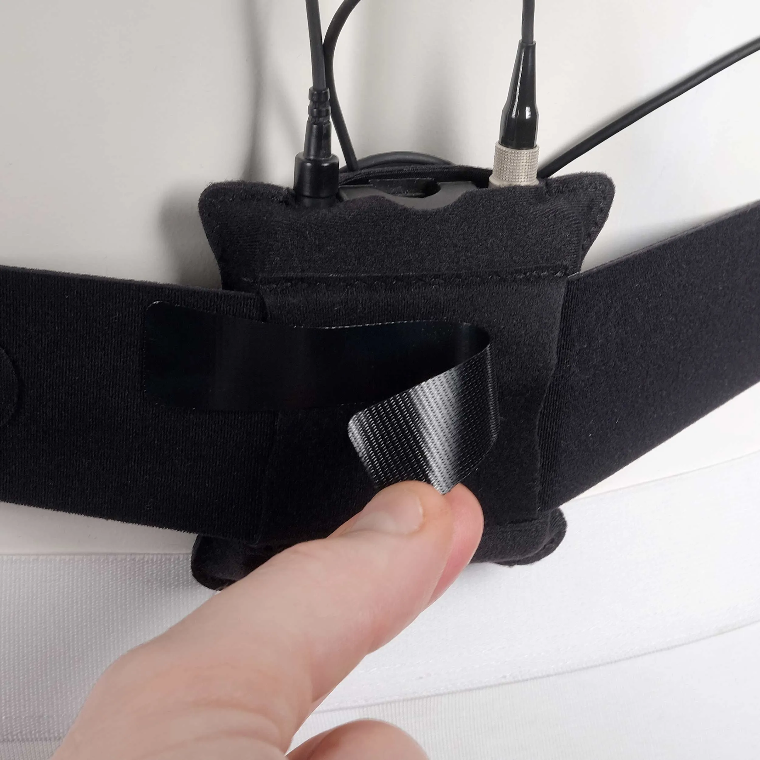 חגורה גדולה לפאוץ', צבע שחור Ursa Straps