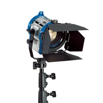 פנס עדשה ARRI 300W Plus