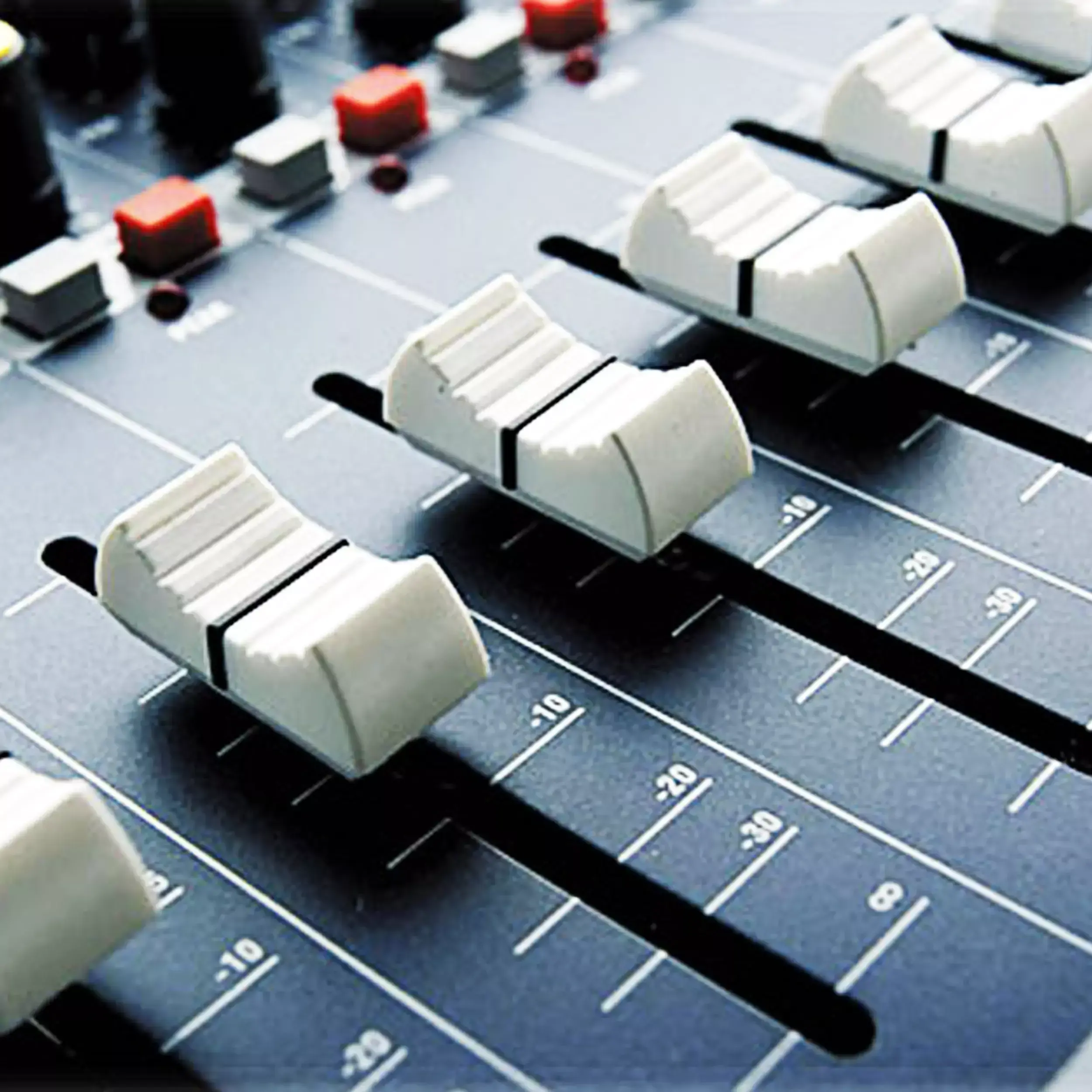 מיקסר אנלוגי 10 ערוצים Soundcraft EPM 6