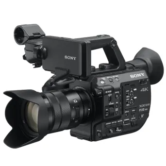 מצלמת וידאו עם עדשה Sony PXW-FS5M2K 4K XDCAM Super 35mm
