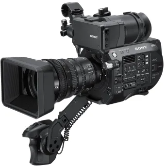 מצלמת וידאו עם עדשה 18-110 מ"מ Sony PXW-FS7M2K 4K XDCAM