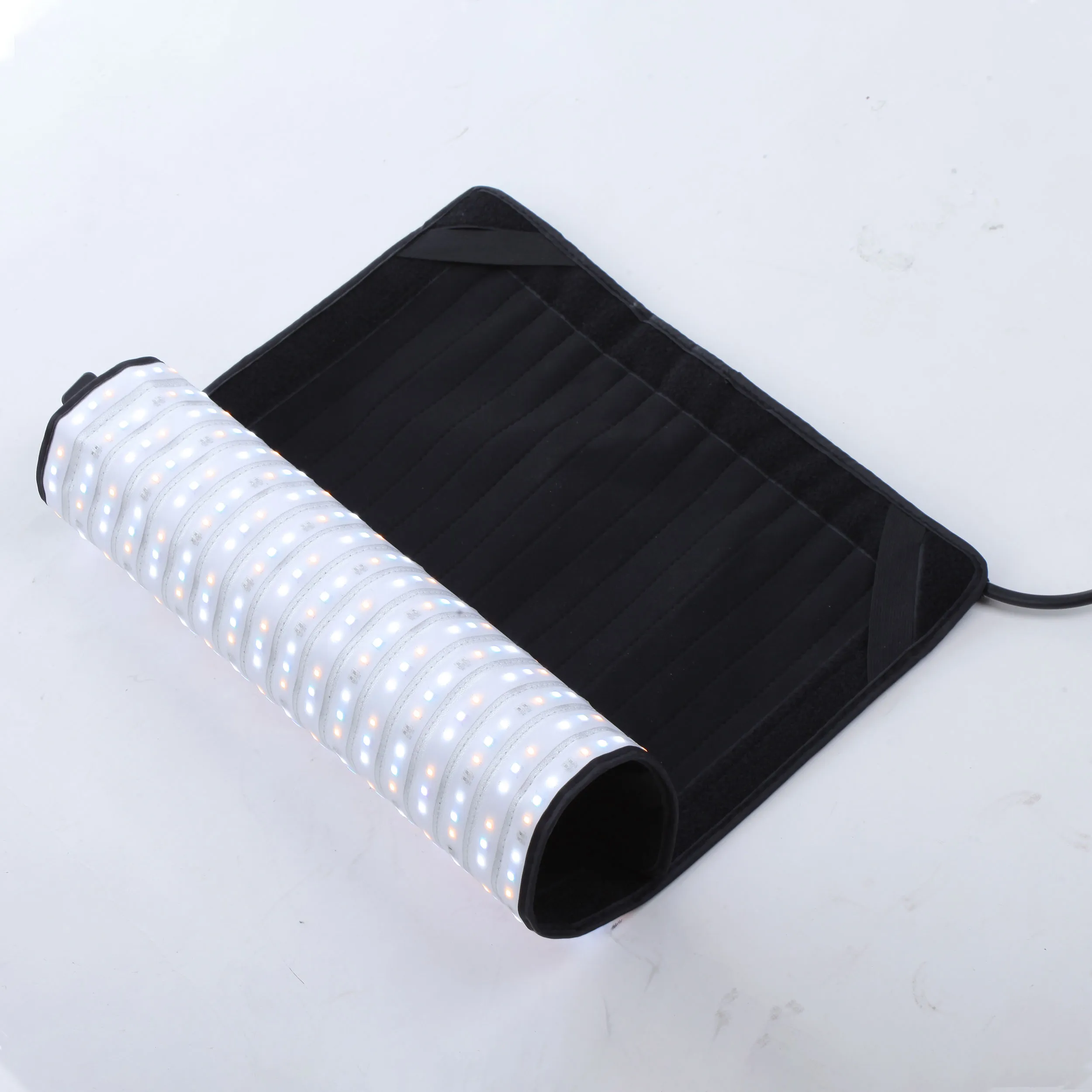 קיט פנס RGBW לד 100W גמיש 45X60 ס"מ Falcon Eyes RX-718-K1