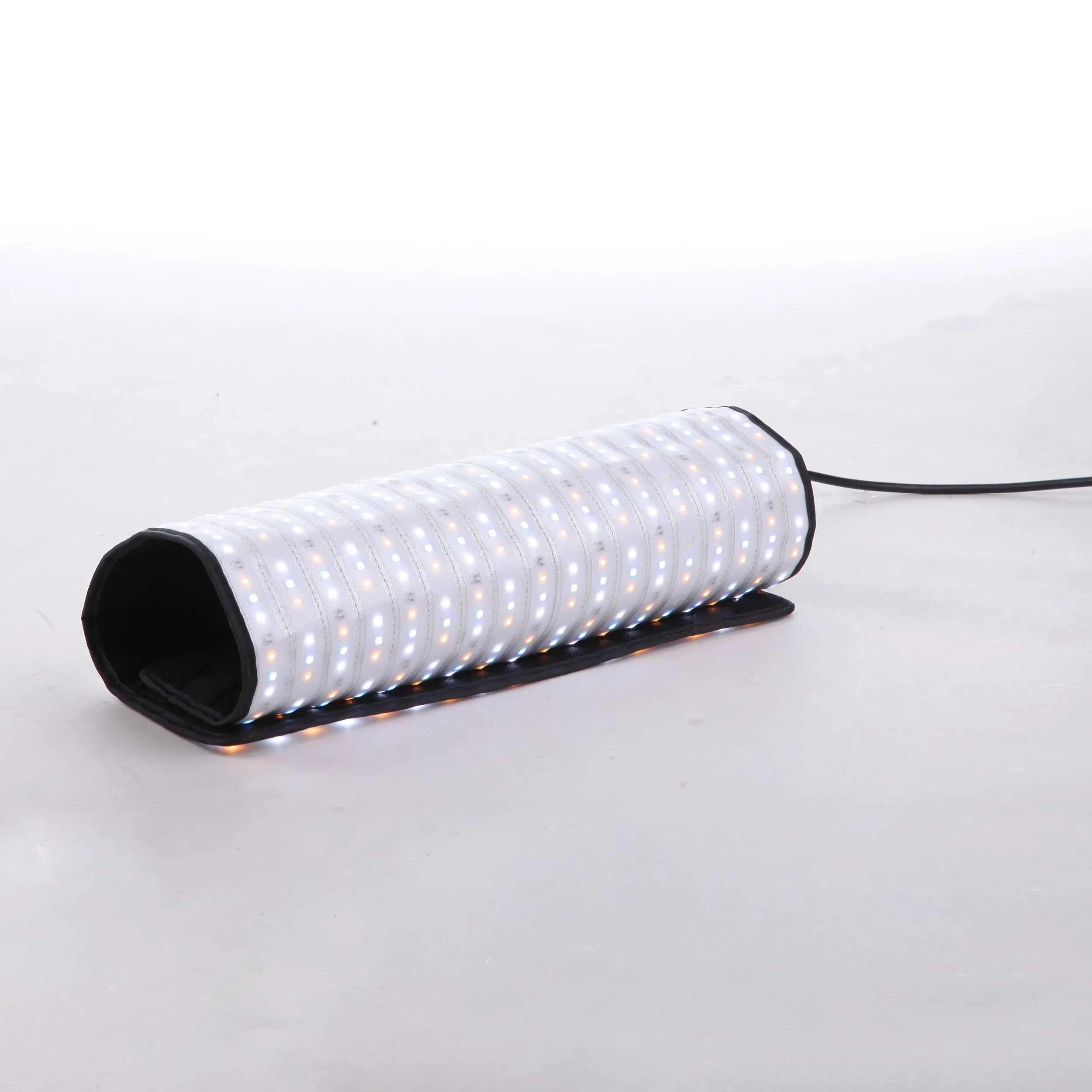 קיט פנס RGBW לד 100W גמיש 45X60 ס"מ Falcon Eyes RX-718-K1