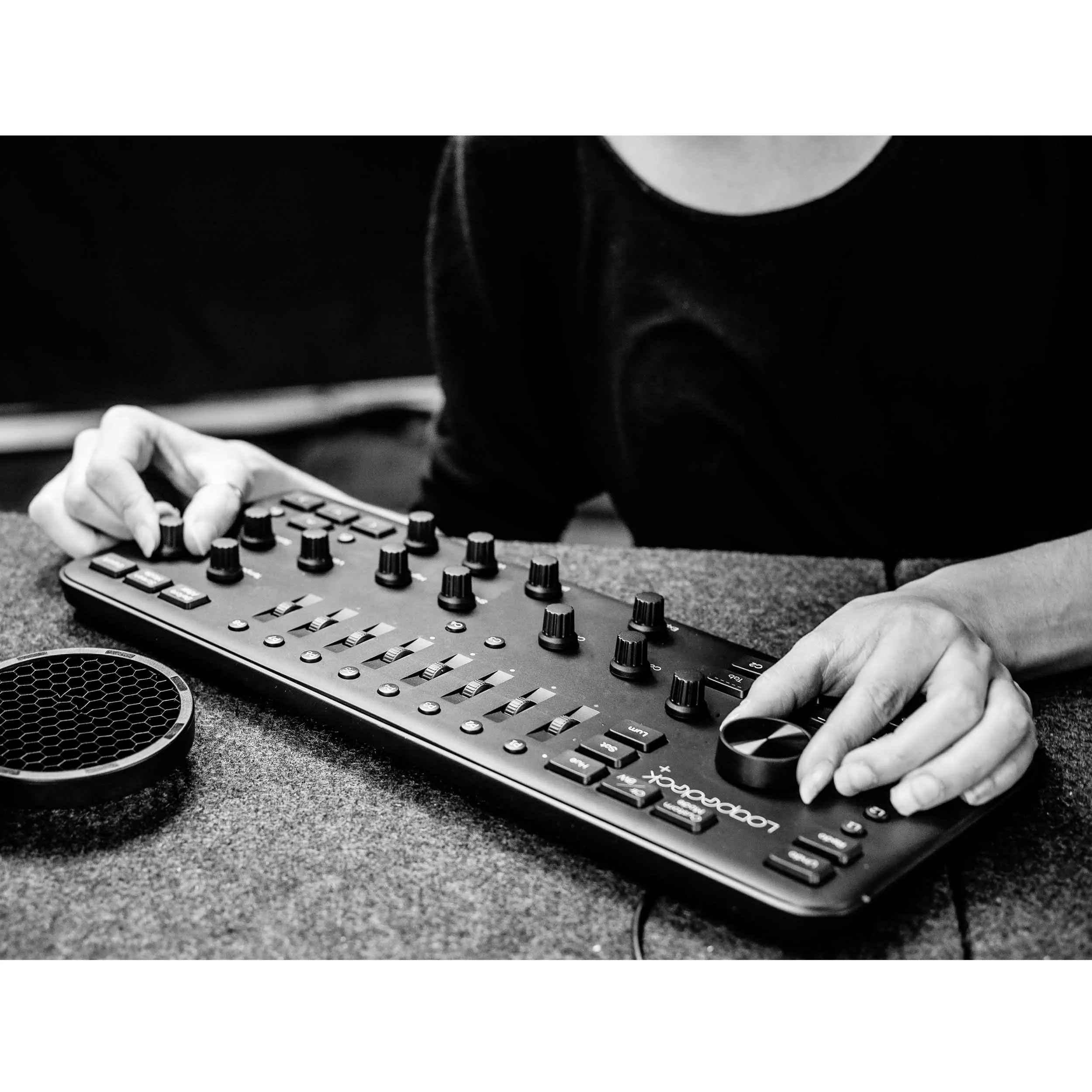 קונסולת עריכה פוטו/וידאו + Loupedeck