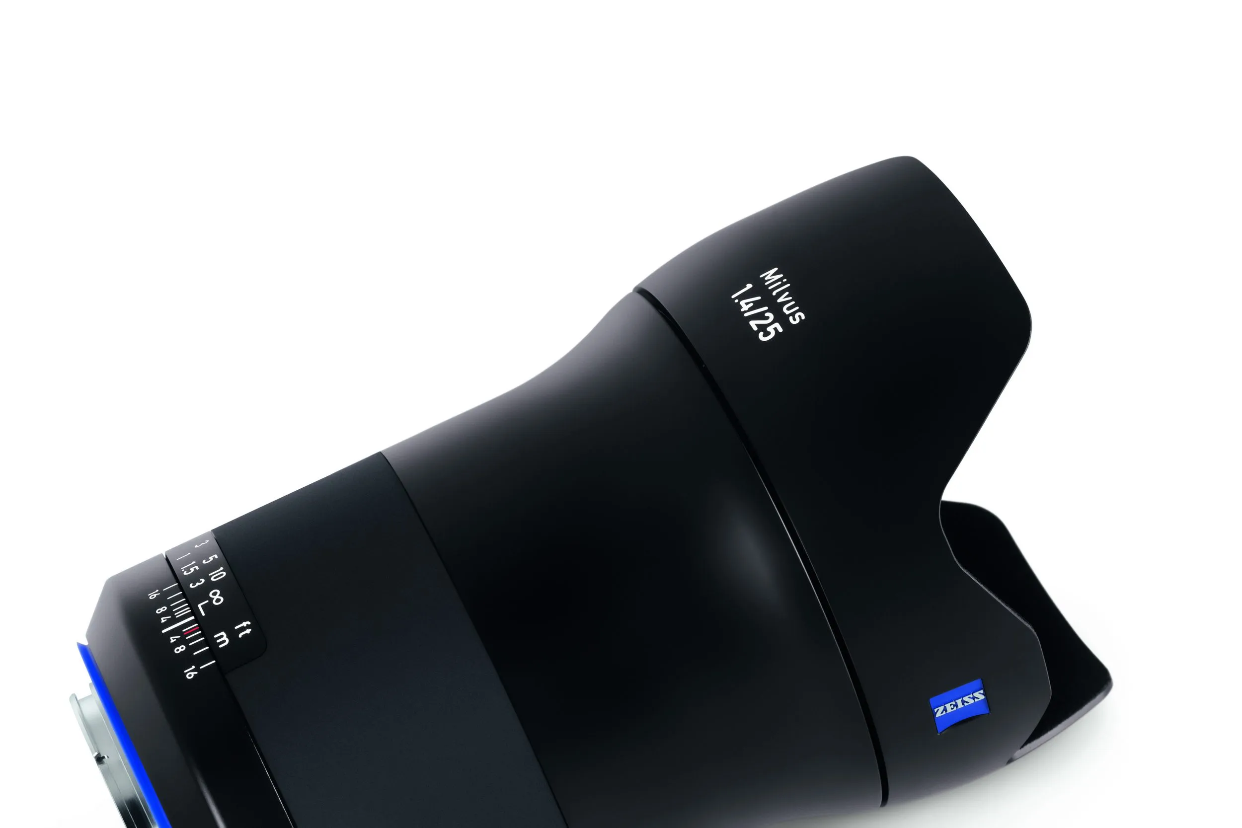 עדשת ZEISS Milvus 25mm f/1.4 ZE למצלמות CANON