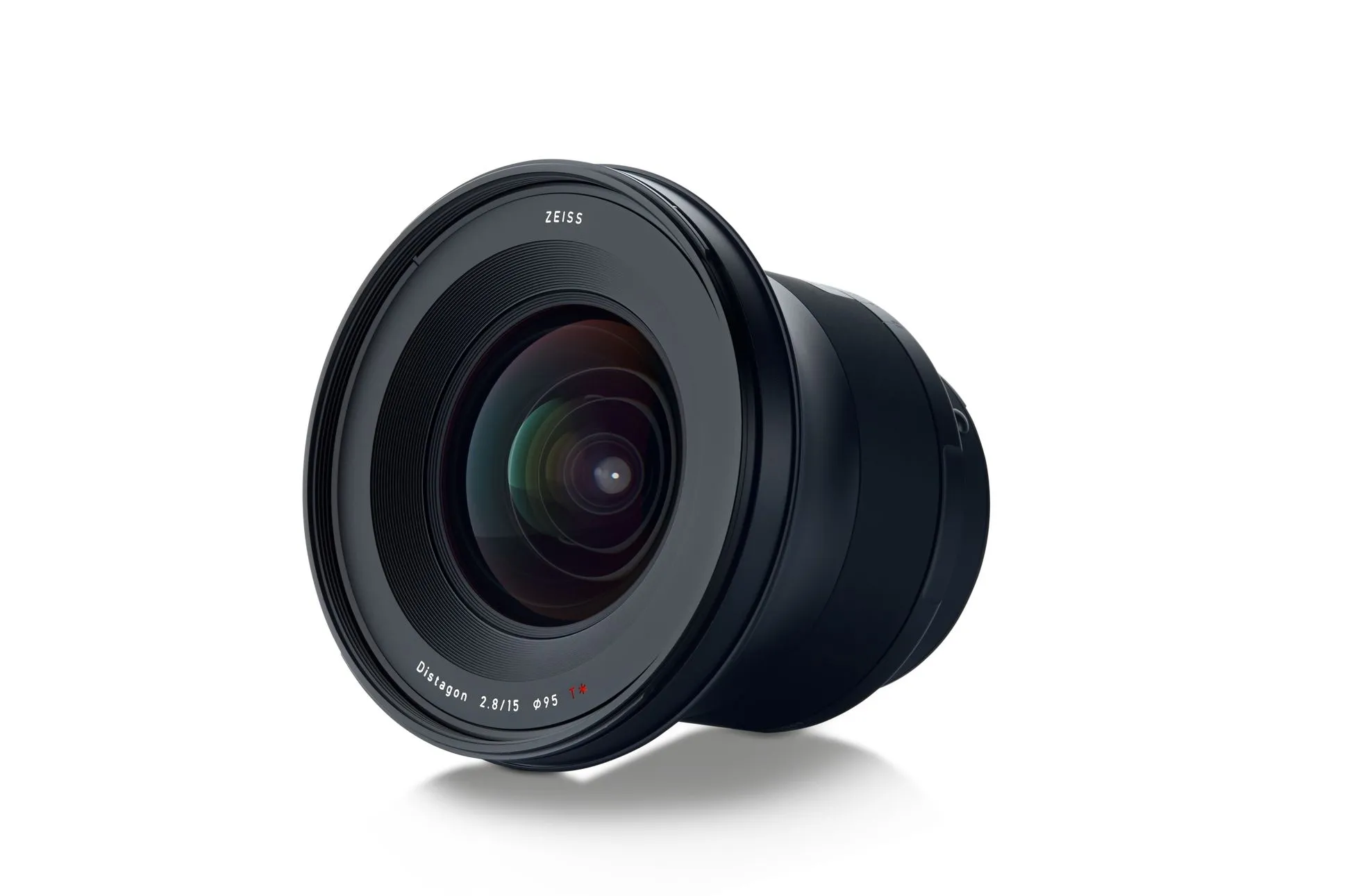 עדשת Zeiss Milvus 15mm f/2.8 ZE למצלמות CANON