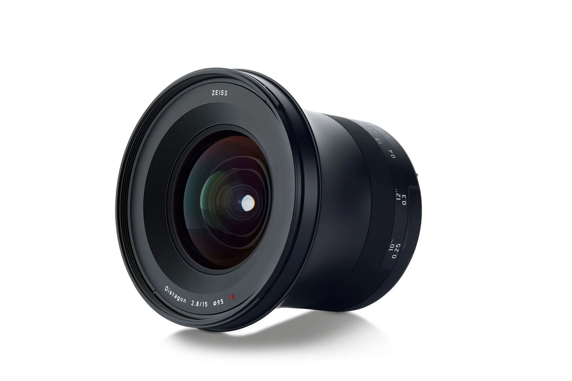 עדשת Zeiss Milvus 15mm f/2.8 ZF.2 למצלמות NIKON