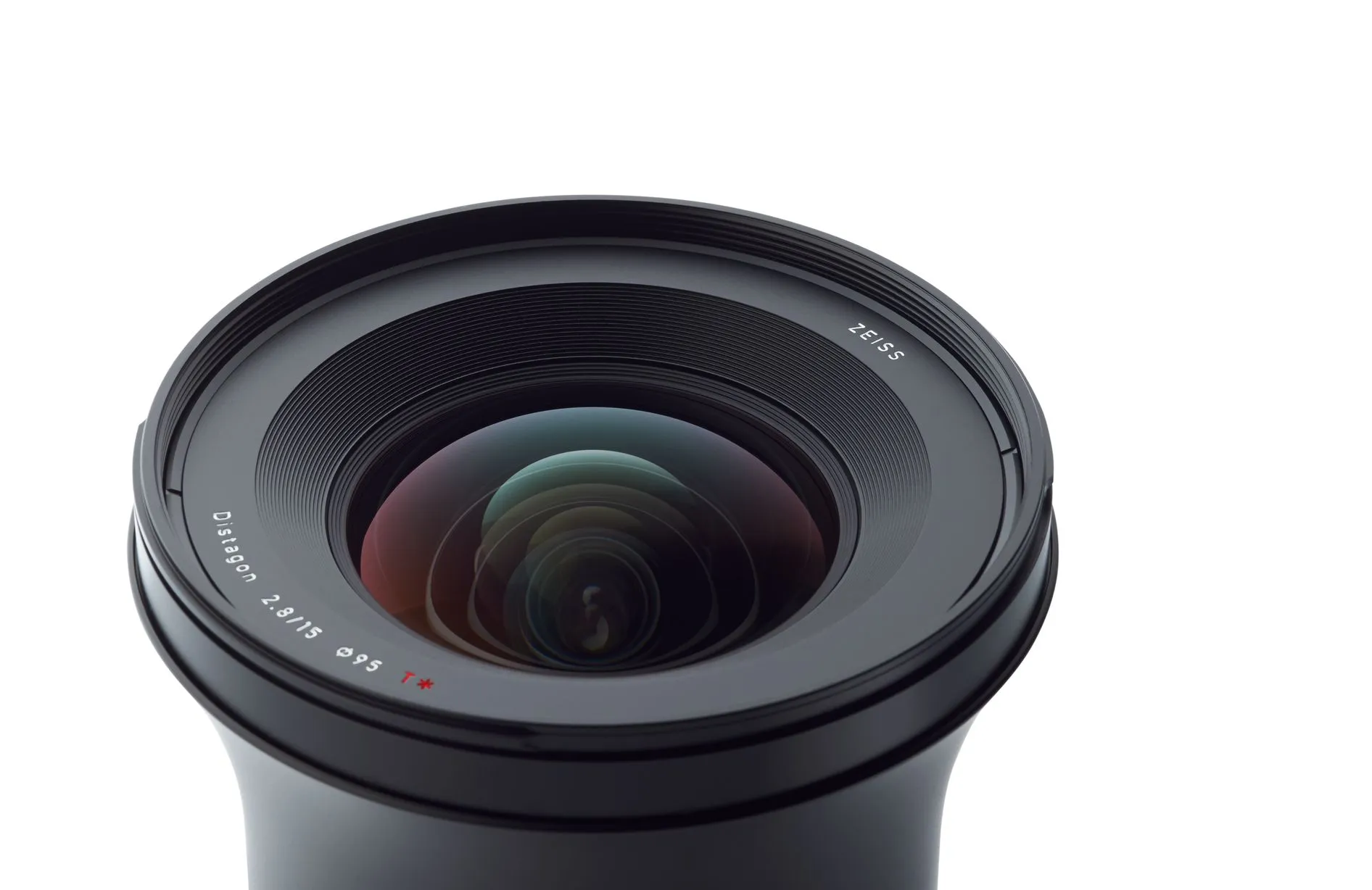 עדשת Zeiss Milvus 15mm f/2.8 ZF.2 למצלמות NIKON