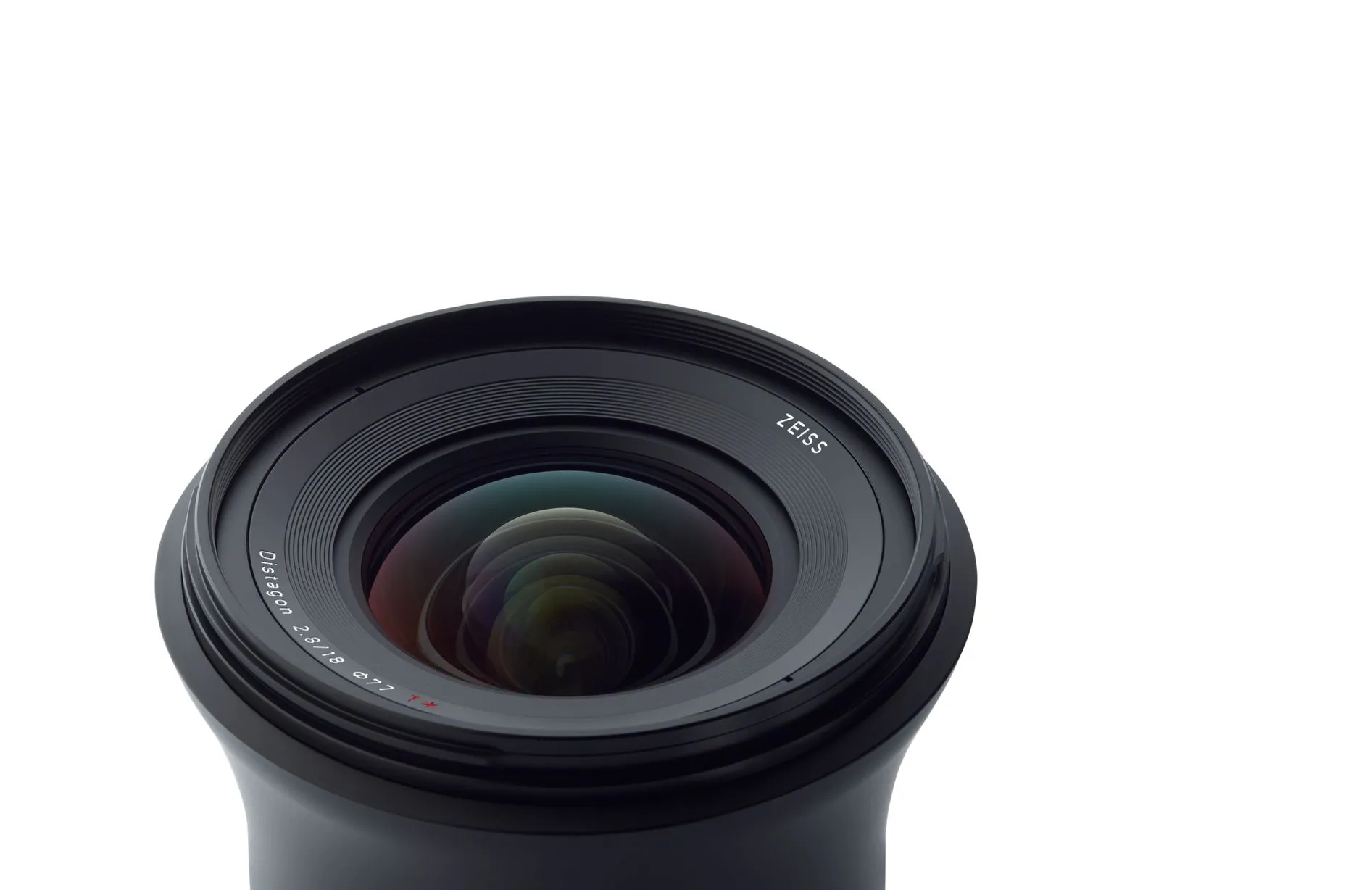 עדשת Zeiss Milvus 18mm f/2.8 ZE למצלמות CANON