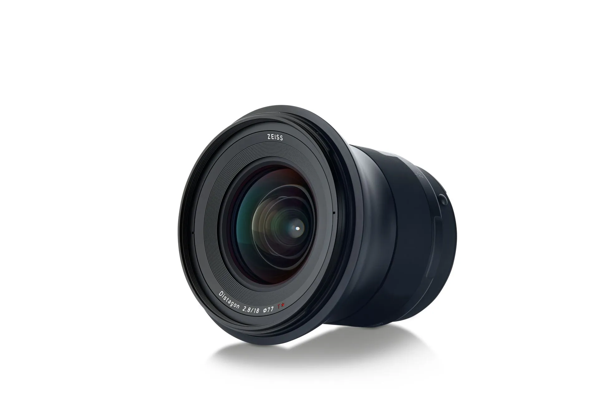 עדשת Zeiss Milvus 18mm f/2.8 ZE למצלמות CANON