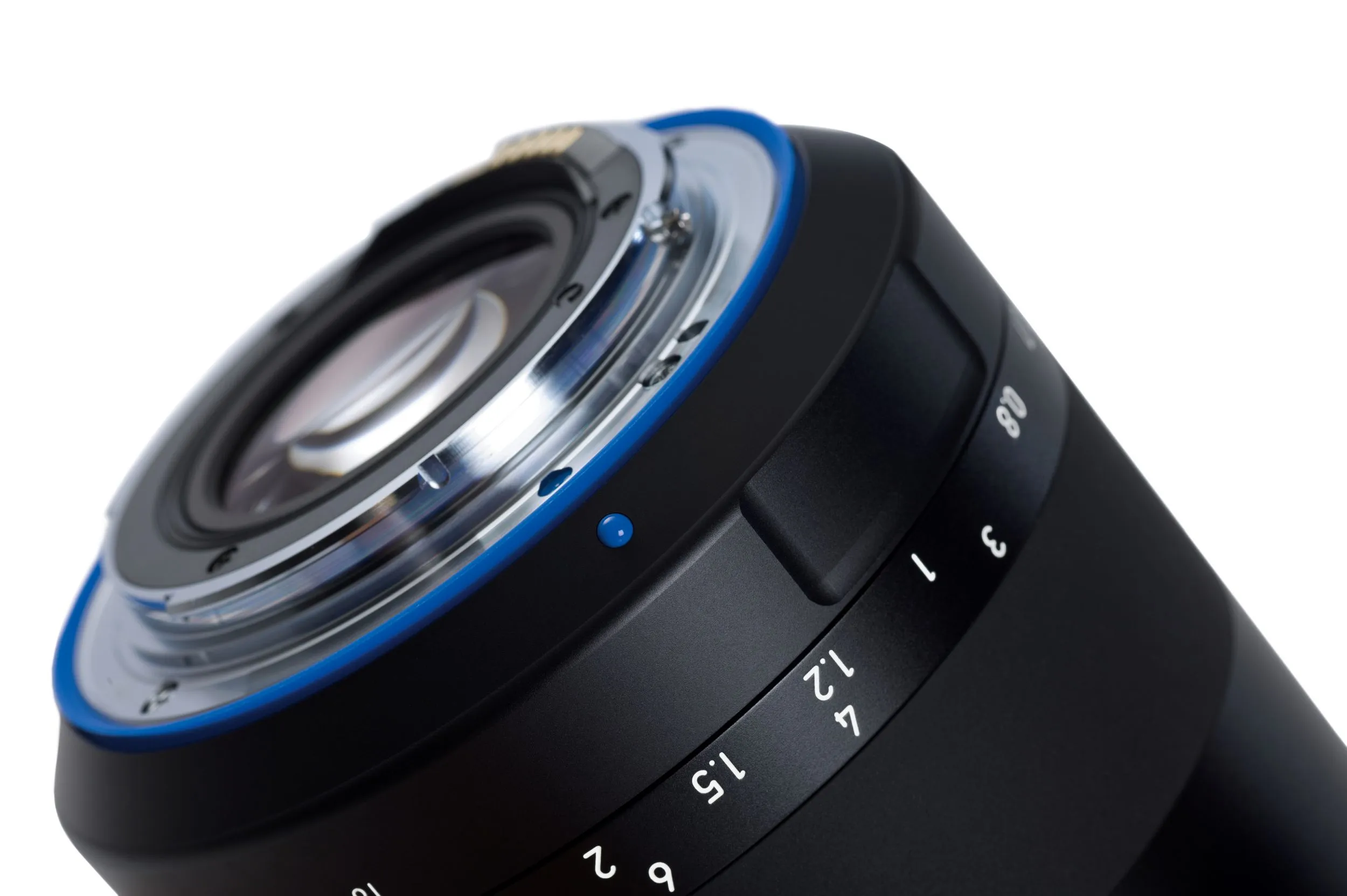 עדשת Zeiss Milvus 21mm f/2.8 ZE למצלמות CANON