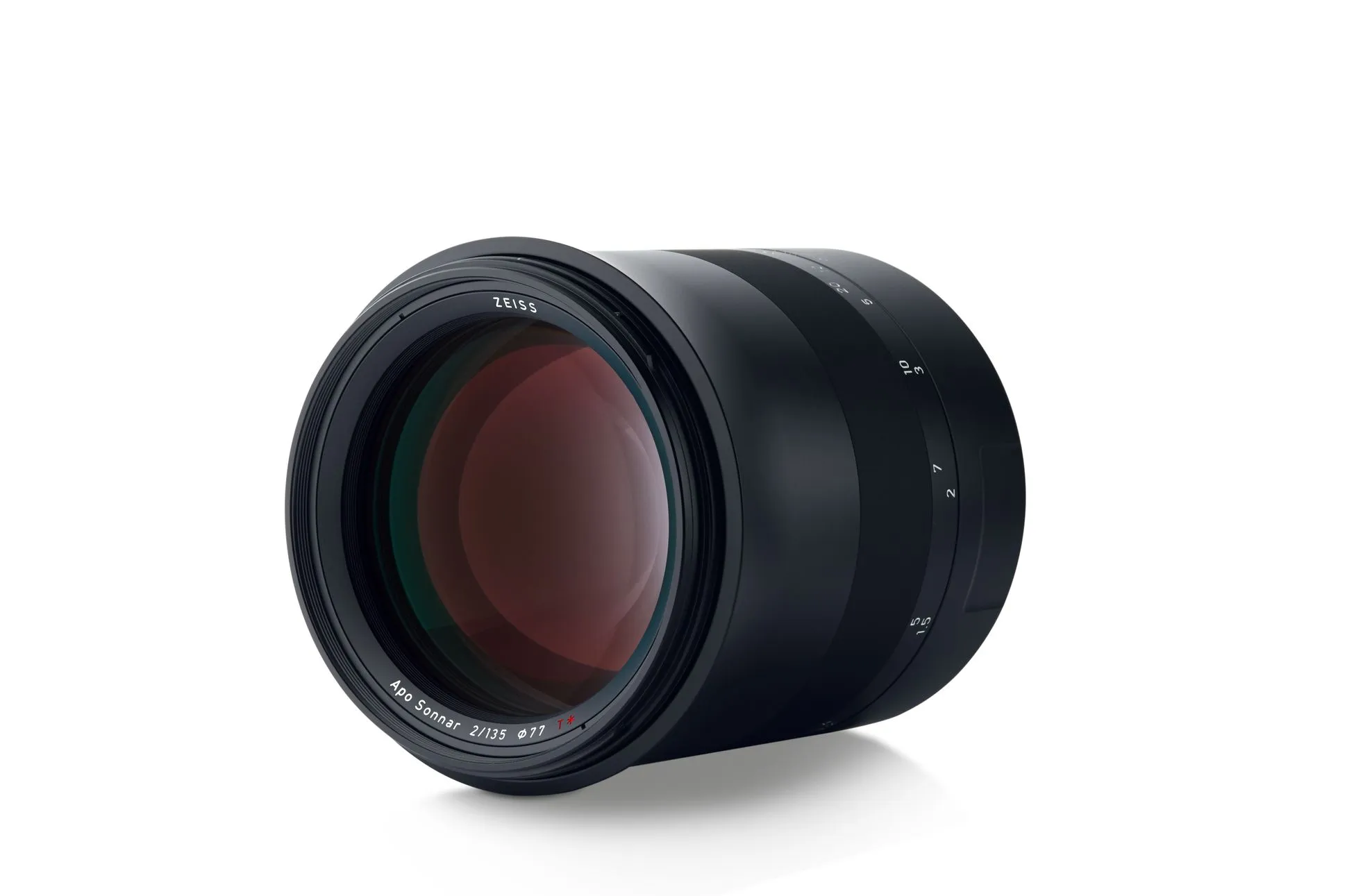 עדשת Zeiss Milvus 135mm f/2.0 ZE למצלמות CANON