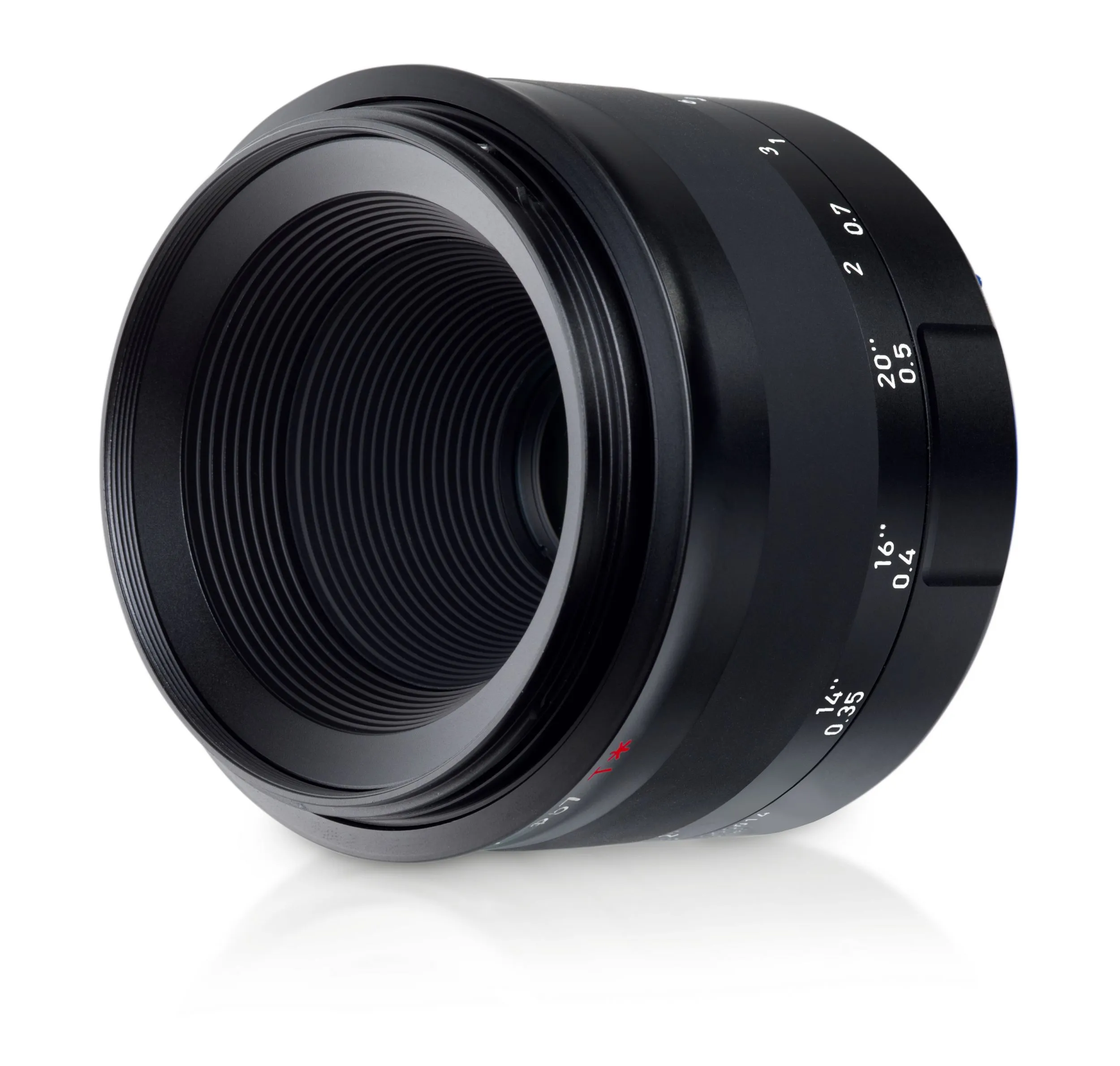 עדשת מאקרו Zeiss Milvus 50mm f/2.0 ZE למצלמות CANON