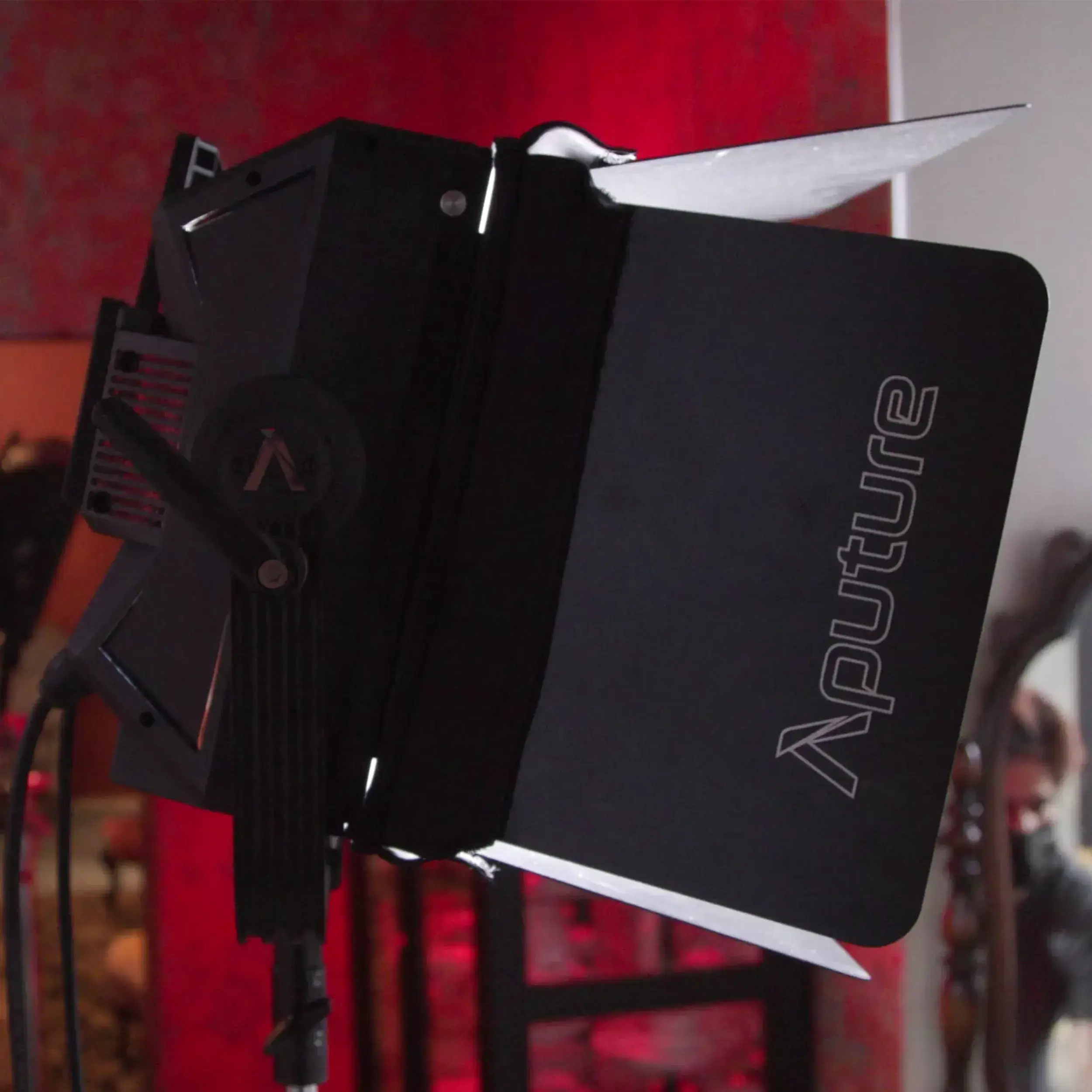 דלתות לפנס Aputure NOVA P300c