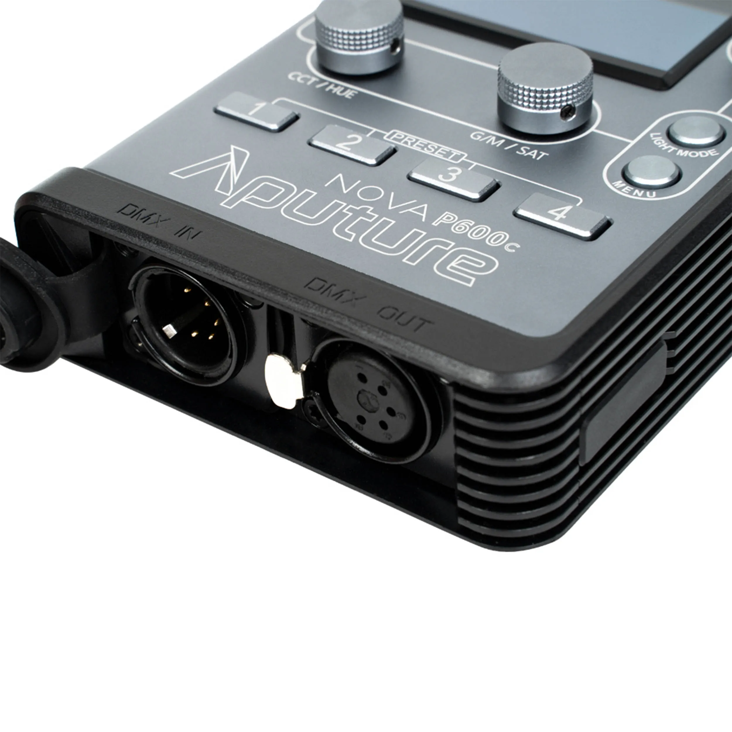 פנס לד Aputure NOVA P600C