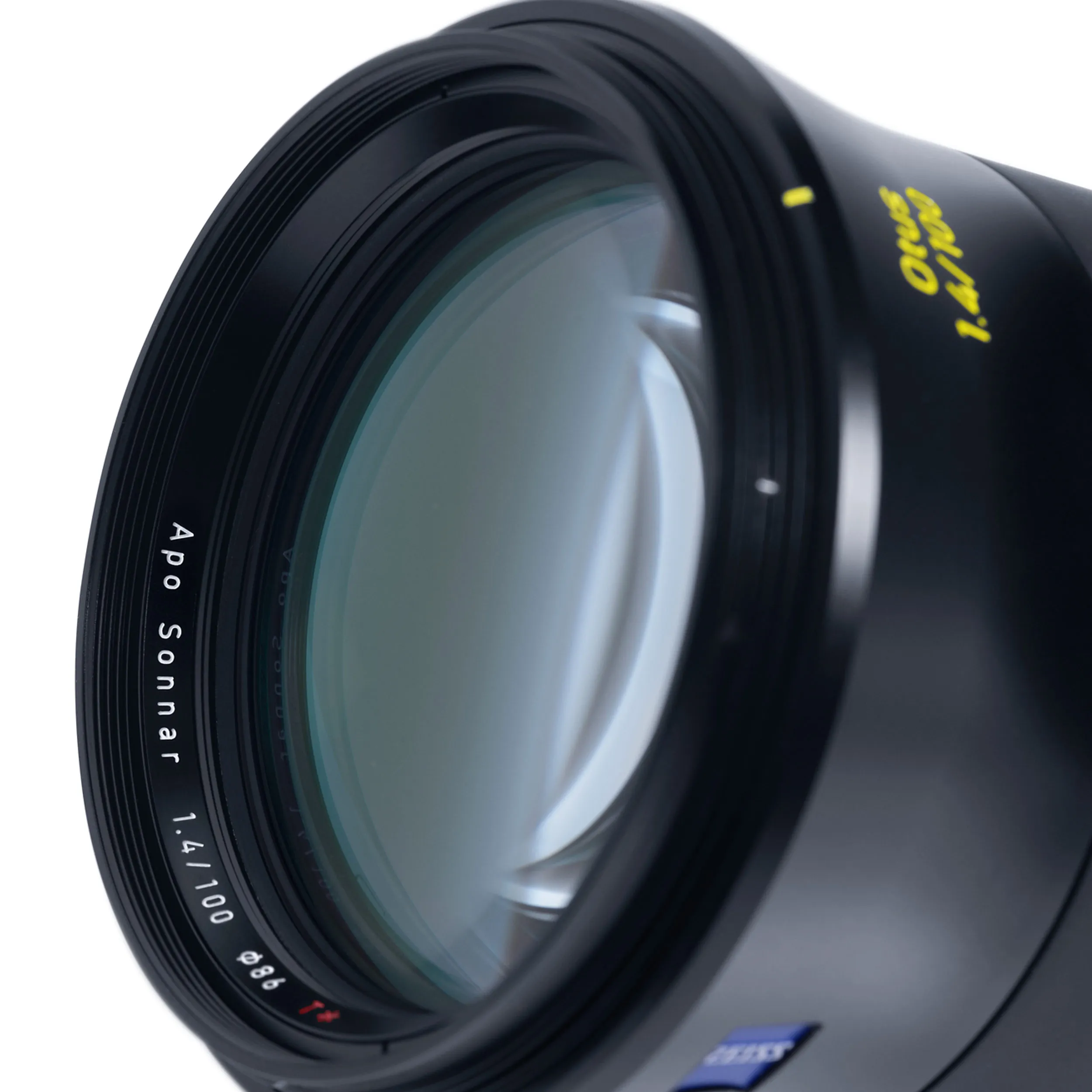 עדשת ZEISS 100mm f/1.4 Otus למצלמות NIKON