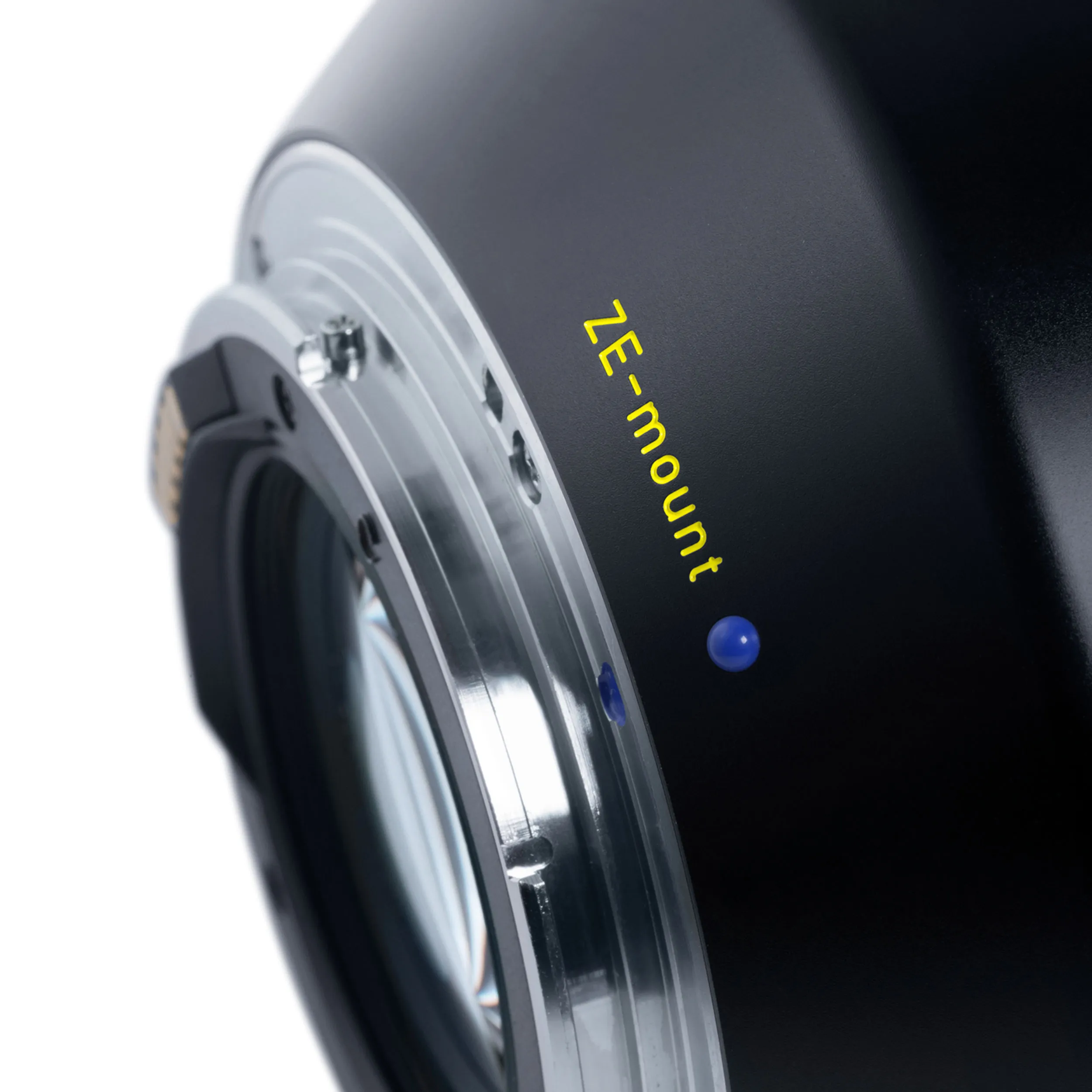 עדשת ZEISS 100mm f/1.4 Otus למצלמות CANON