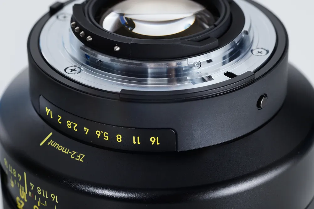 עדשת ZEISS 55mm f/1.4 Otus למצלמות NIKON