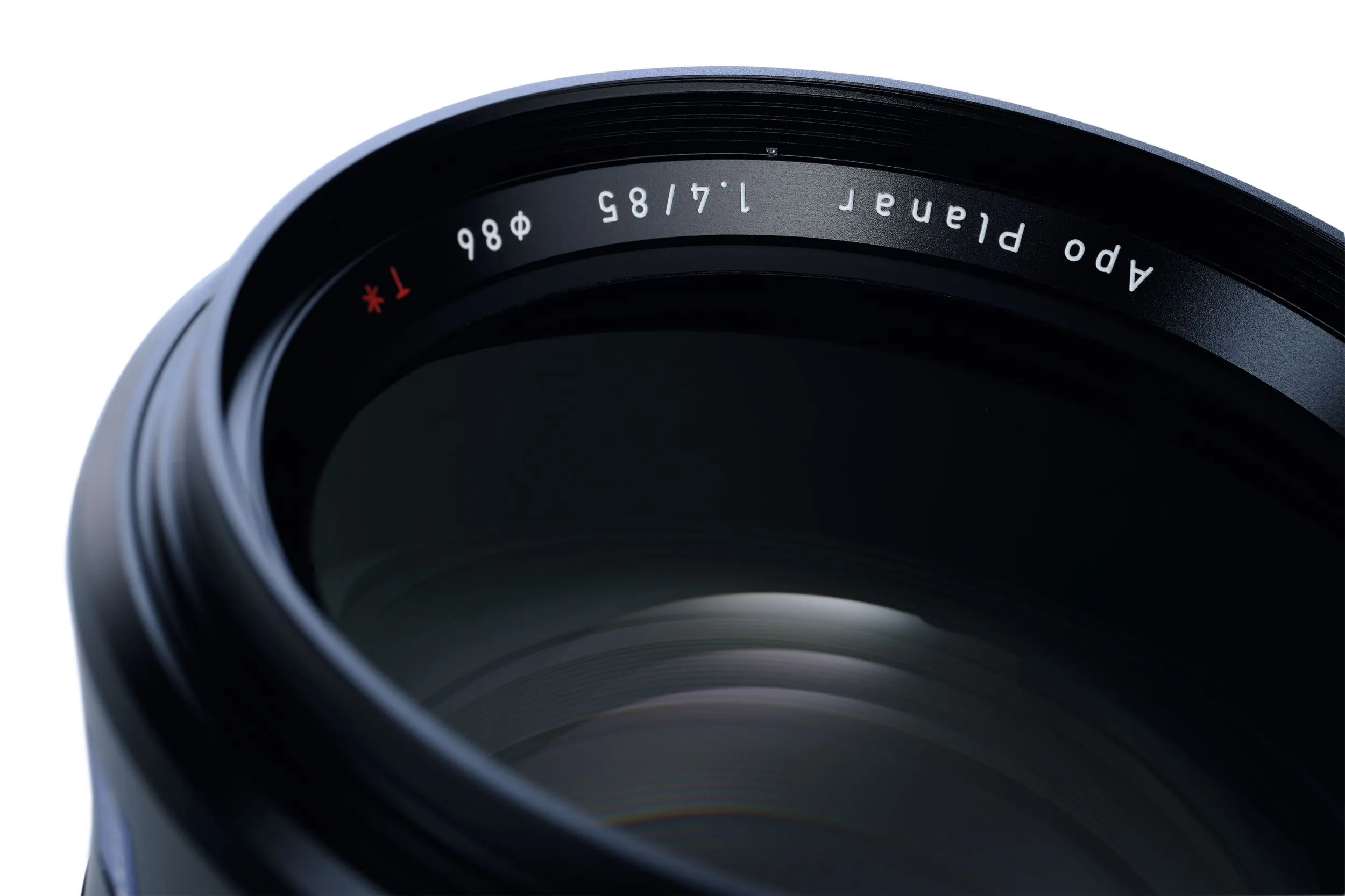 עדשת ZEISS 85mm f/1.4 Otus למצלמות CANON
