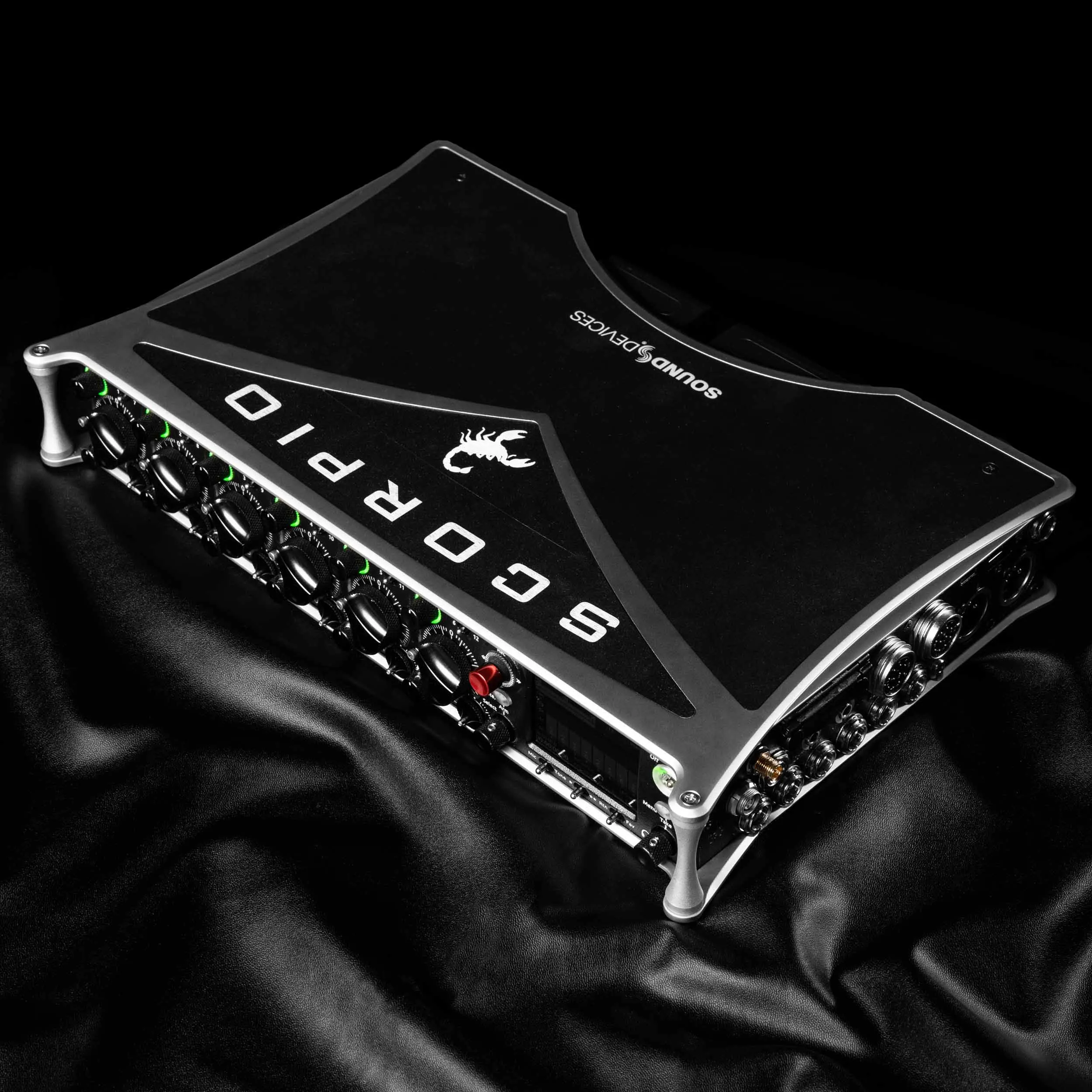 מיקסר סאונד מקליט 32 ערוצים SoundDevices Scorpio