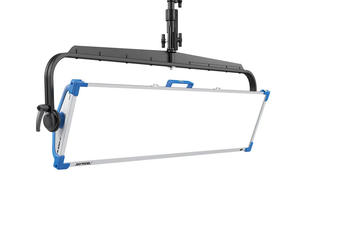 פנס תאורה לד ARRI SkyPanel S120-C