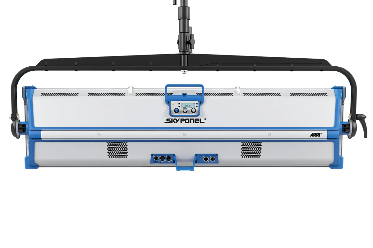 פנס תאורה לד ARRI SkyPanel S120-C