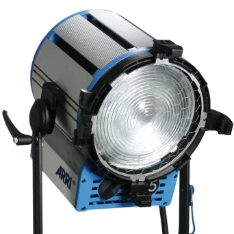 פנס עדשה True Blue® T5 5000W