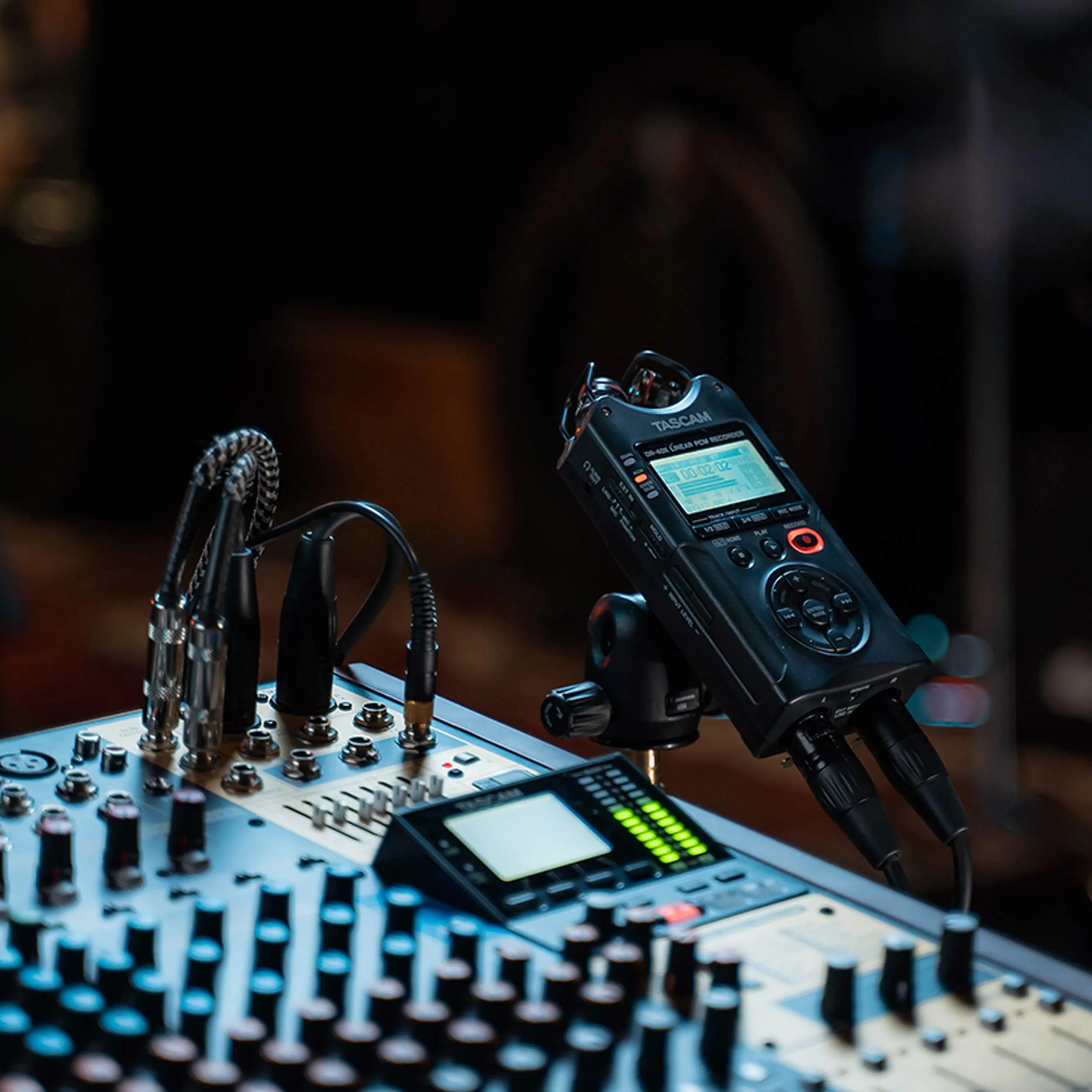 מקליט אודיו דיגיטלי 4 ערוצים Tascam DR-40X