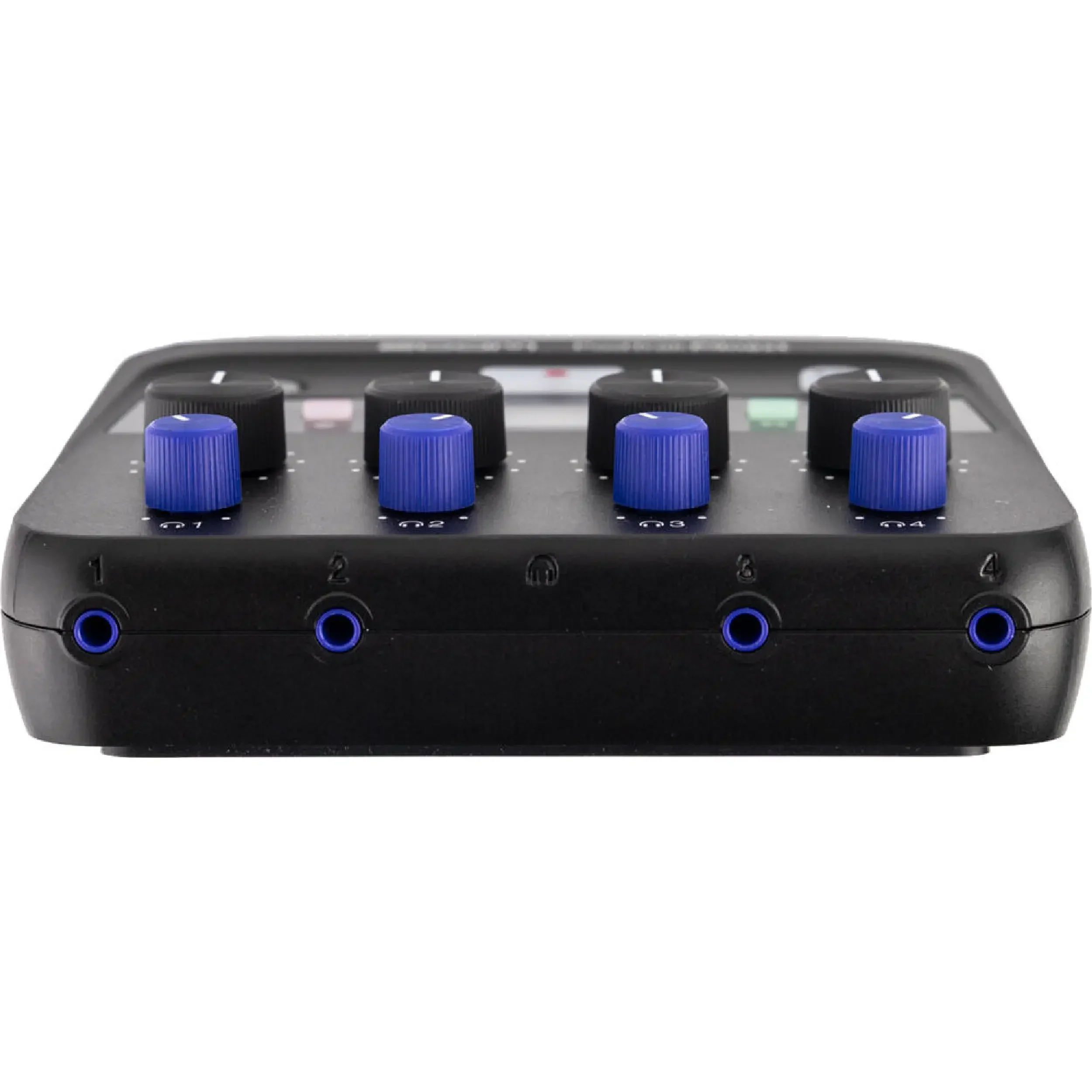 מקליט לפודקאסט 4 ערוצים  Zoom PodTrak P4next