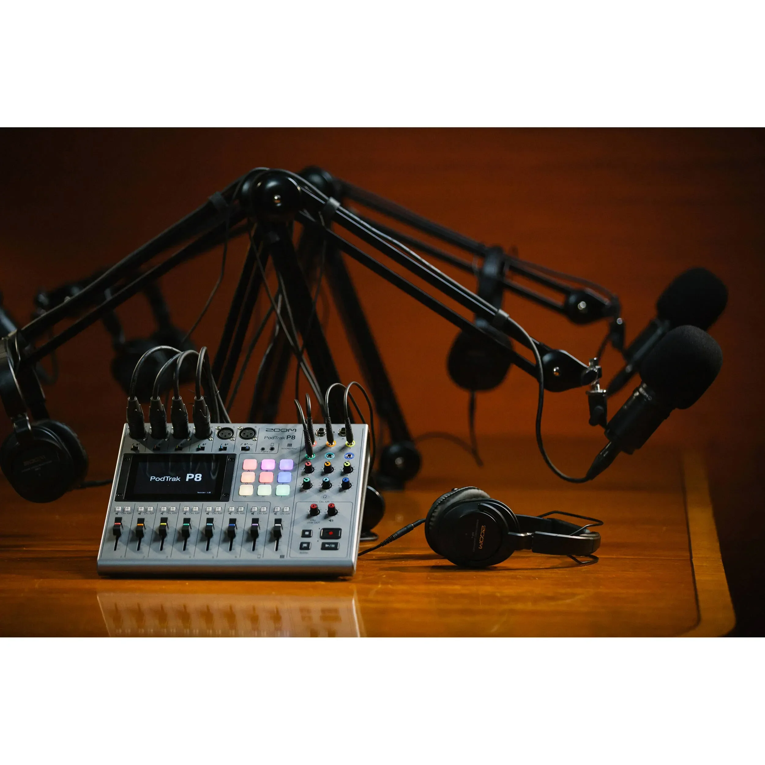 מקליט סאונד לפודקאסט Zoom PodTrak P8