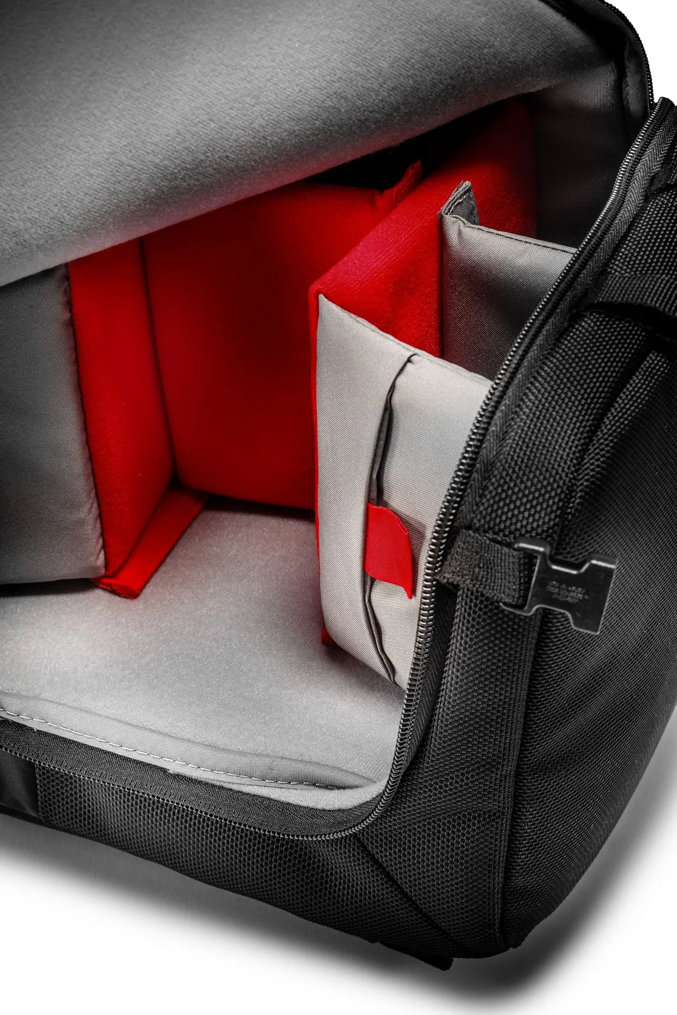 תיק גב בינוני למצלמה Manfrotto Advanced Camera and Laptop Backpack Tri M