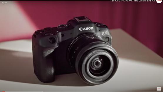 גוף מצלמה ללא מראה ועדשה 24-50 מ"מ Canon EOS R8